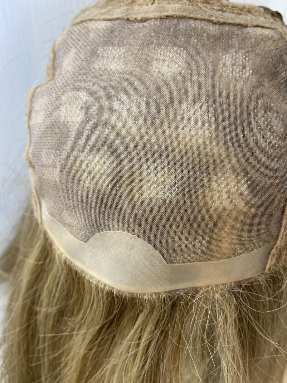 Stunning long blonde wig. Blls738