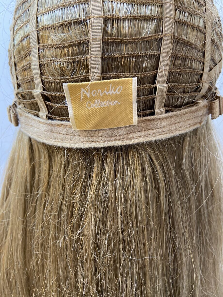 Extra long Noriko blonde wig. Blls8023