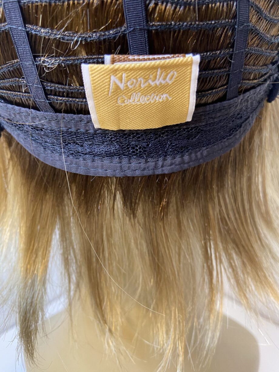Blonde rooted wig. Blms5171