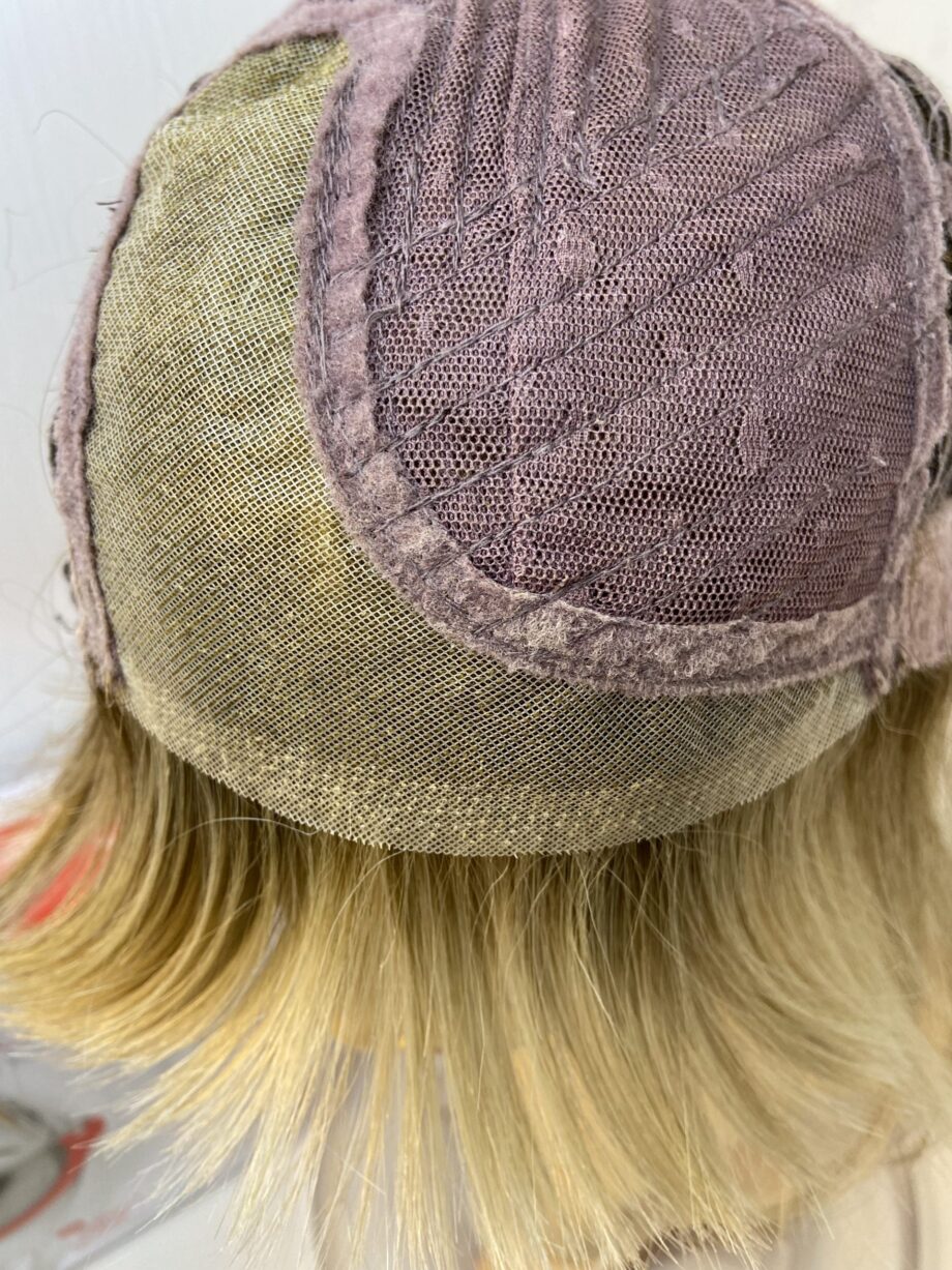Rooted blonde wig. Bblms284