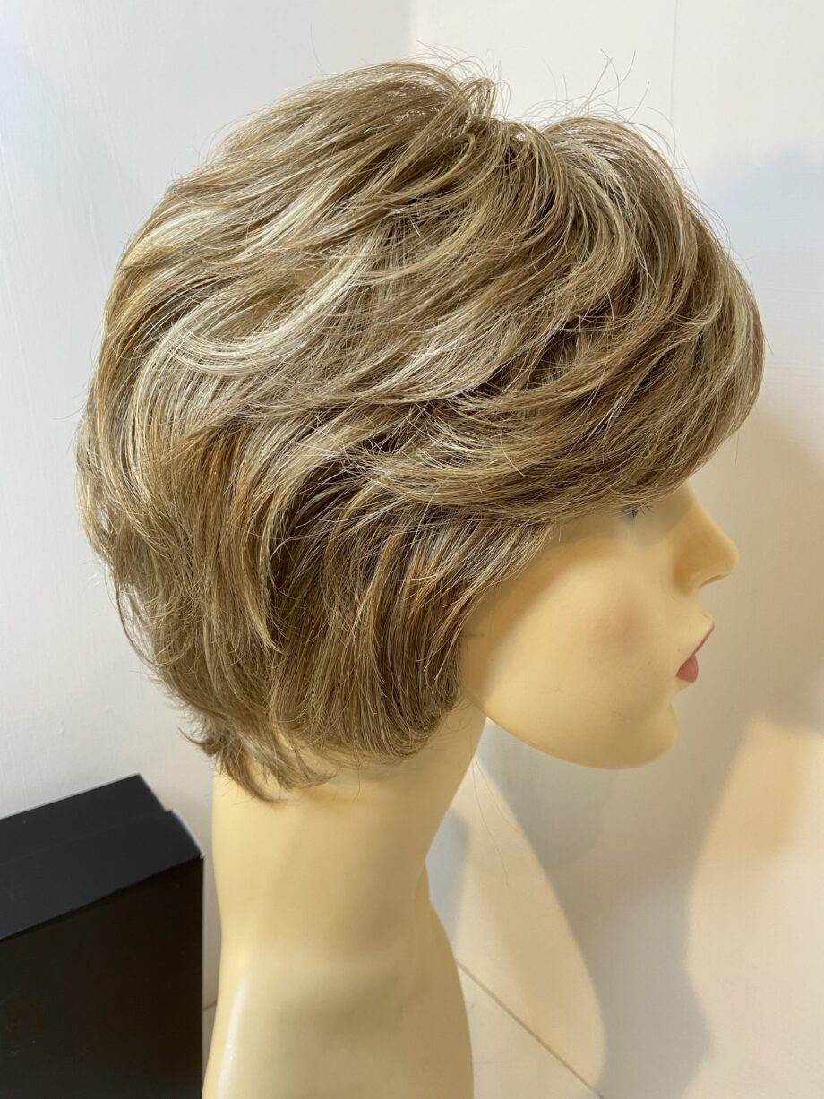 Sentoo collection premium wig. Blonde short. Bblsw271