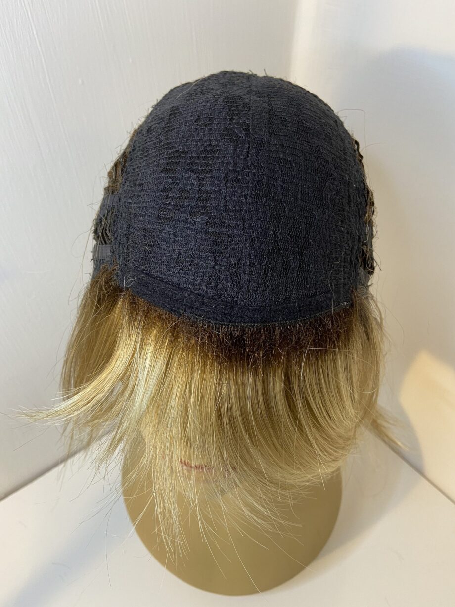 Blonde rooted wig. Blms5171