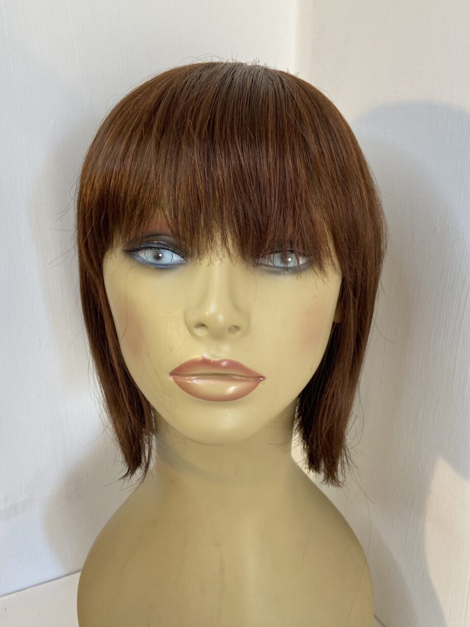 Mid length auburn wig. Brms743