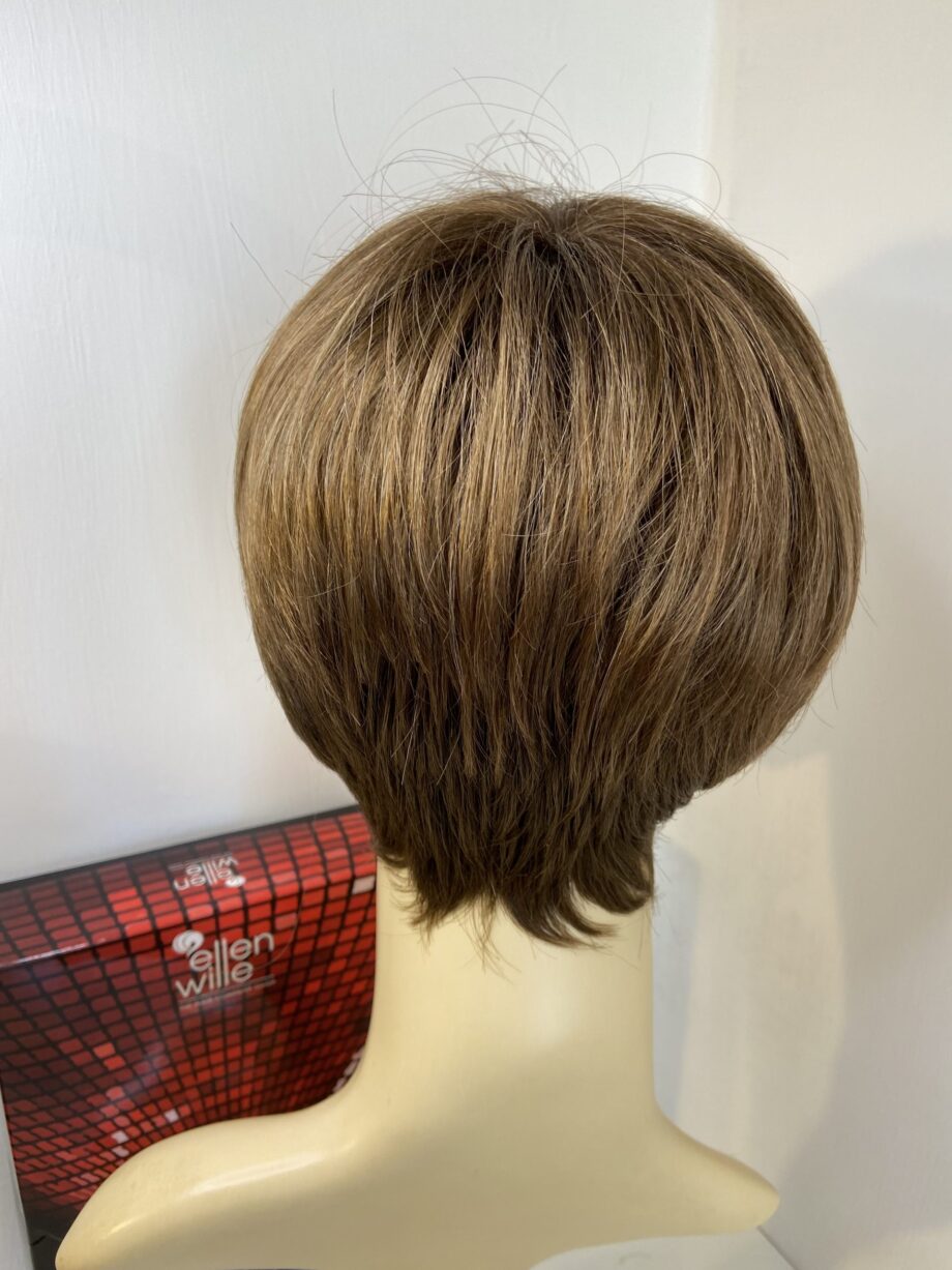 New short brown wig. Bbrss264