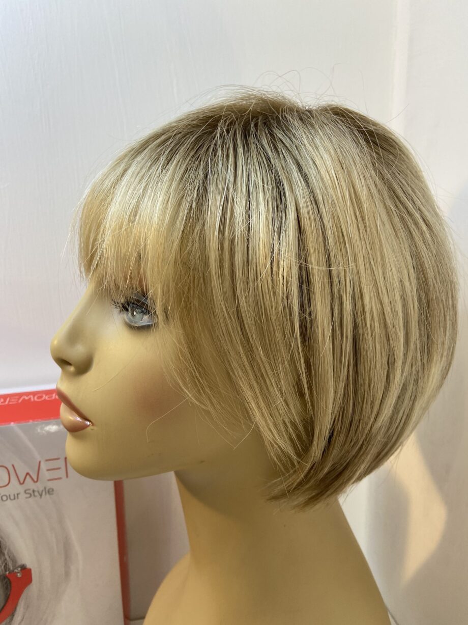 Designer blonde rooted wig. Bblss280
