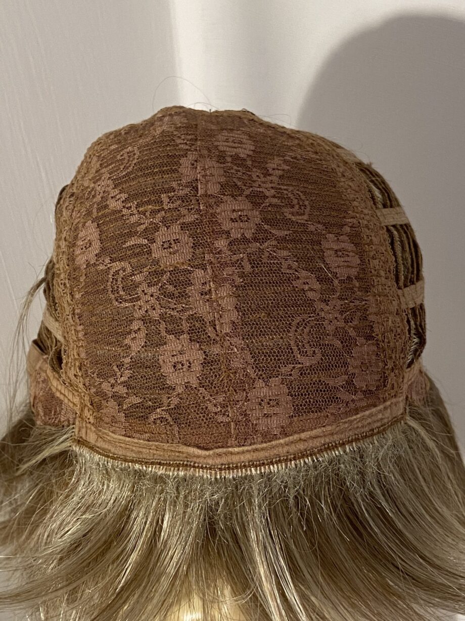 Light brown/Blonde Rene of Paris collection wig. Blms5172