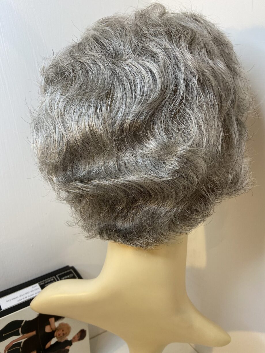 Nice & easy silver thread wig. Bgsc270
