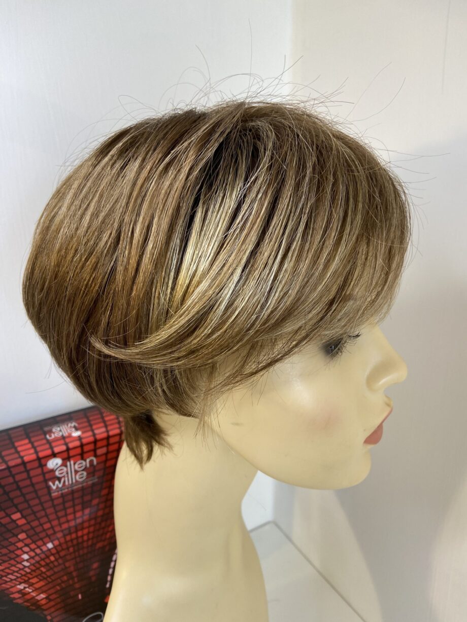 New short brown wig. Bbrss264