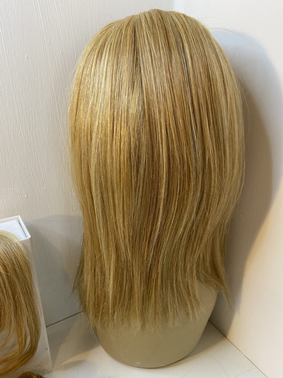 Long blonde hair band with bands. Blls740