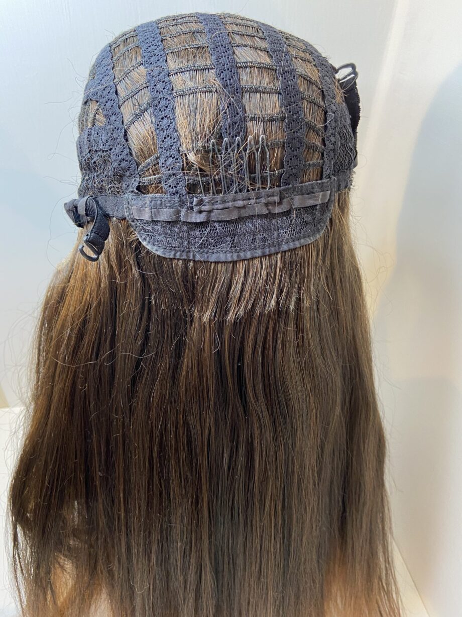Very long brown wig. Brls5156