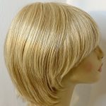 Light blonde shiny wig. Blms5174