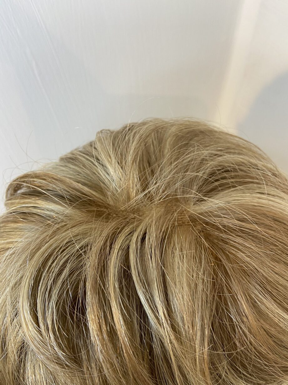Sentoo collection premium wig. Blonde short. Bblsw271