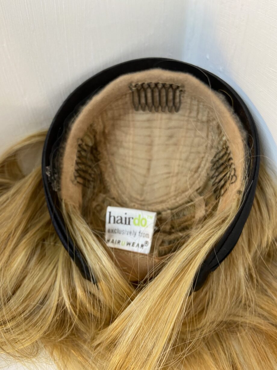Long blonde hair band with bands. Blls740