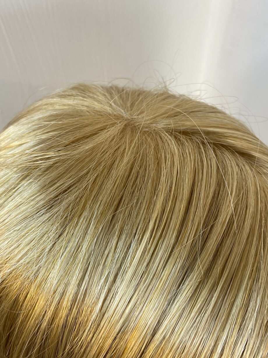 As new long blonde wig. Blls741