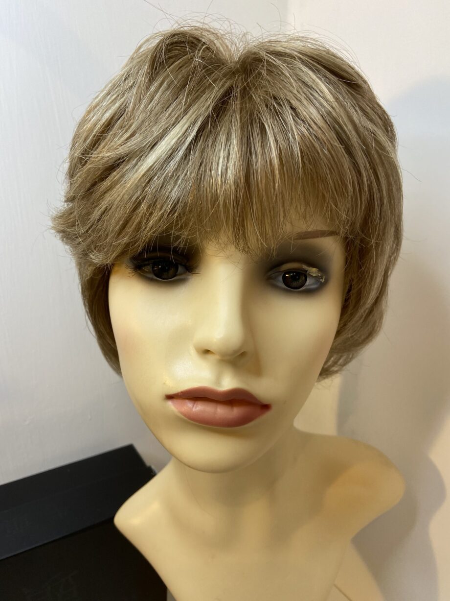 Sentoo collection premium wig. Blonde short. Bblsw271