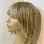 Shiny blonde wig. Blms5163