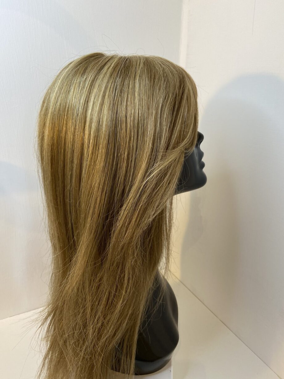 Extra long Noriko blonde wig. Blls8023