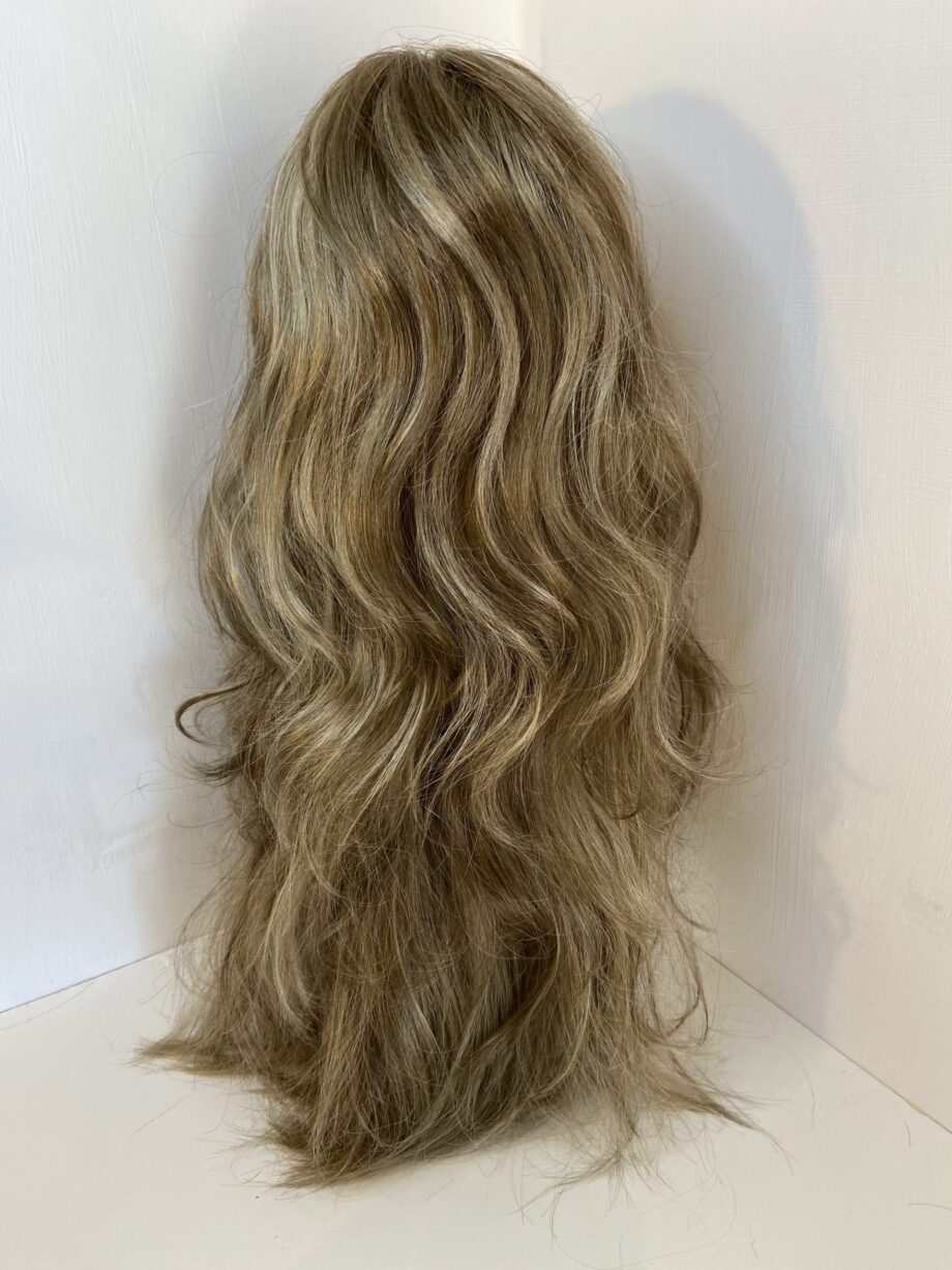 Blonde long wavy highlighted wig. Bllw746