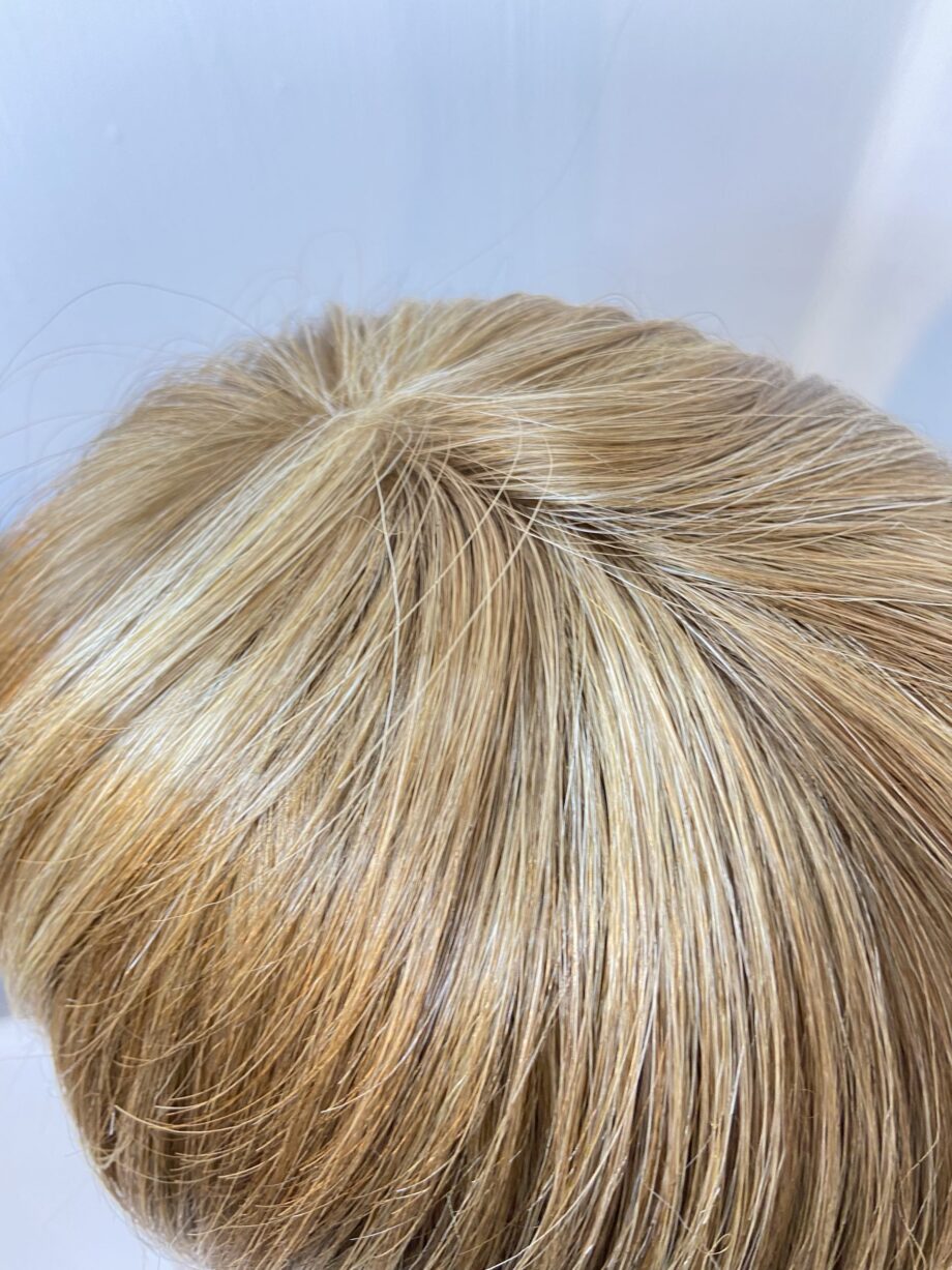 Stylish brown wig. Bblms277