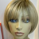 Shiny blonde rooted short wig. Bblms285