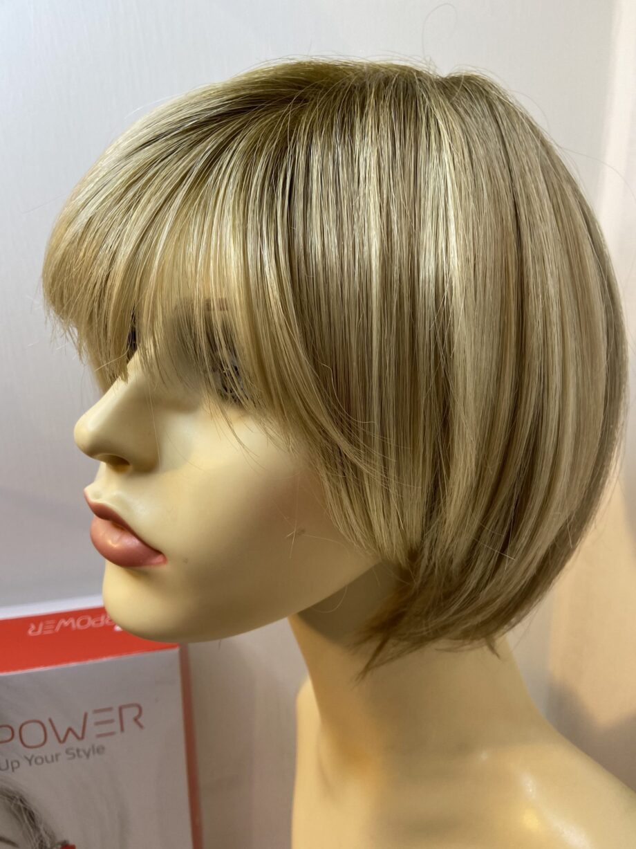 Rooted blonde wig. Bblms284