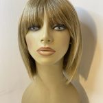 Shiny blonde wig. Blms5163