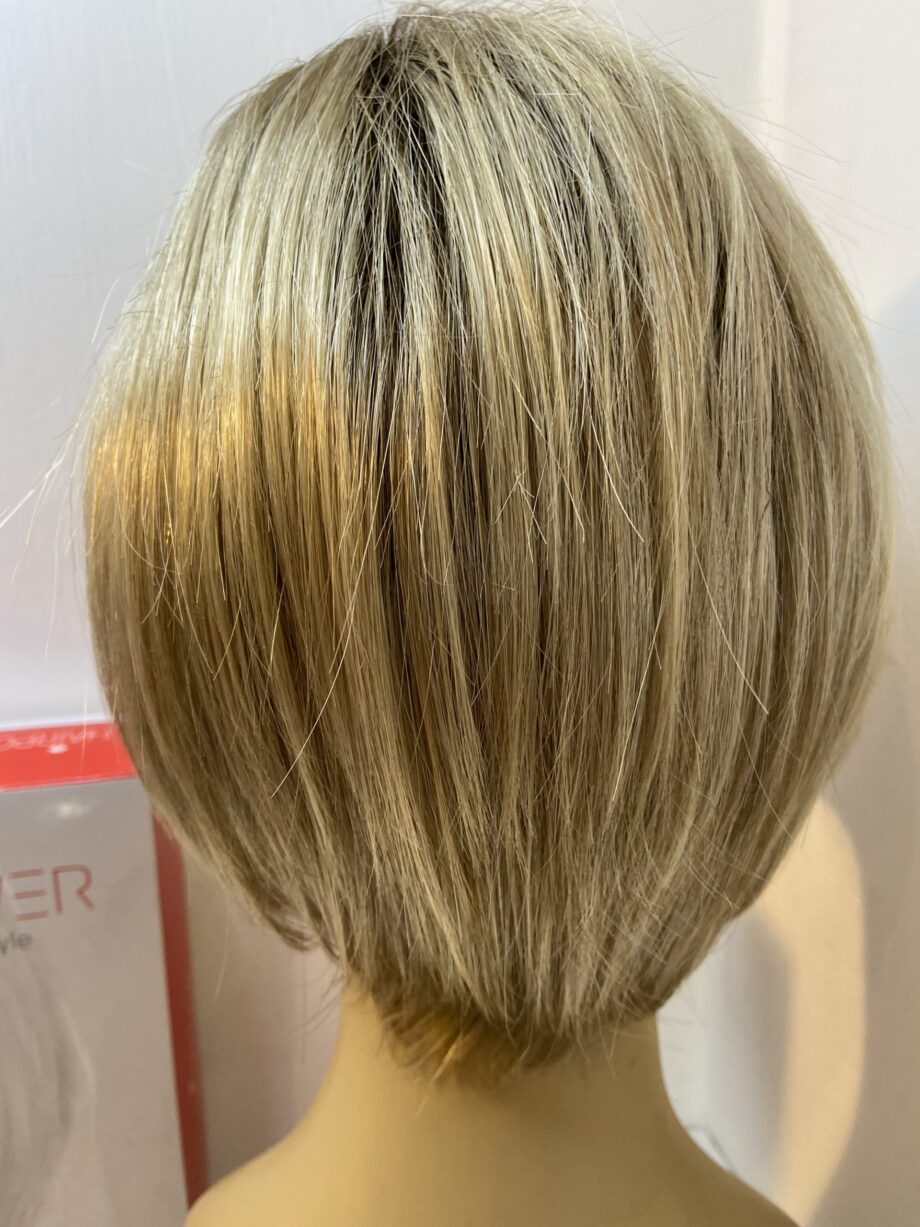 Designer blonde rooted wig. Bblss280