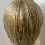 Light blonde shiny wig. Blms5174