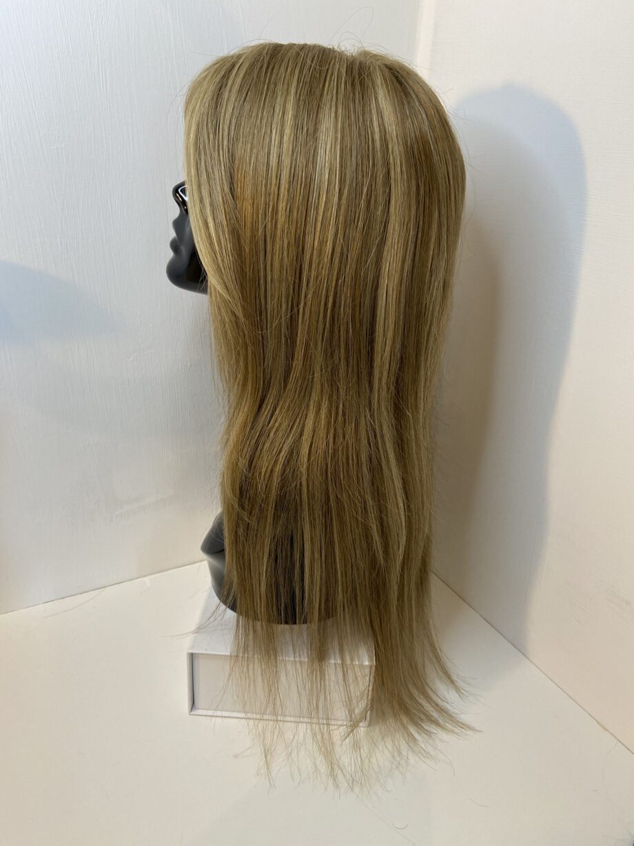 Extra long Noriko blonde wig. Blls8023