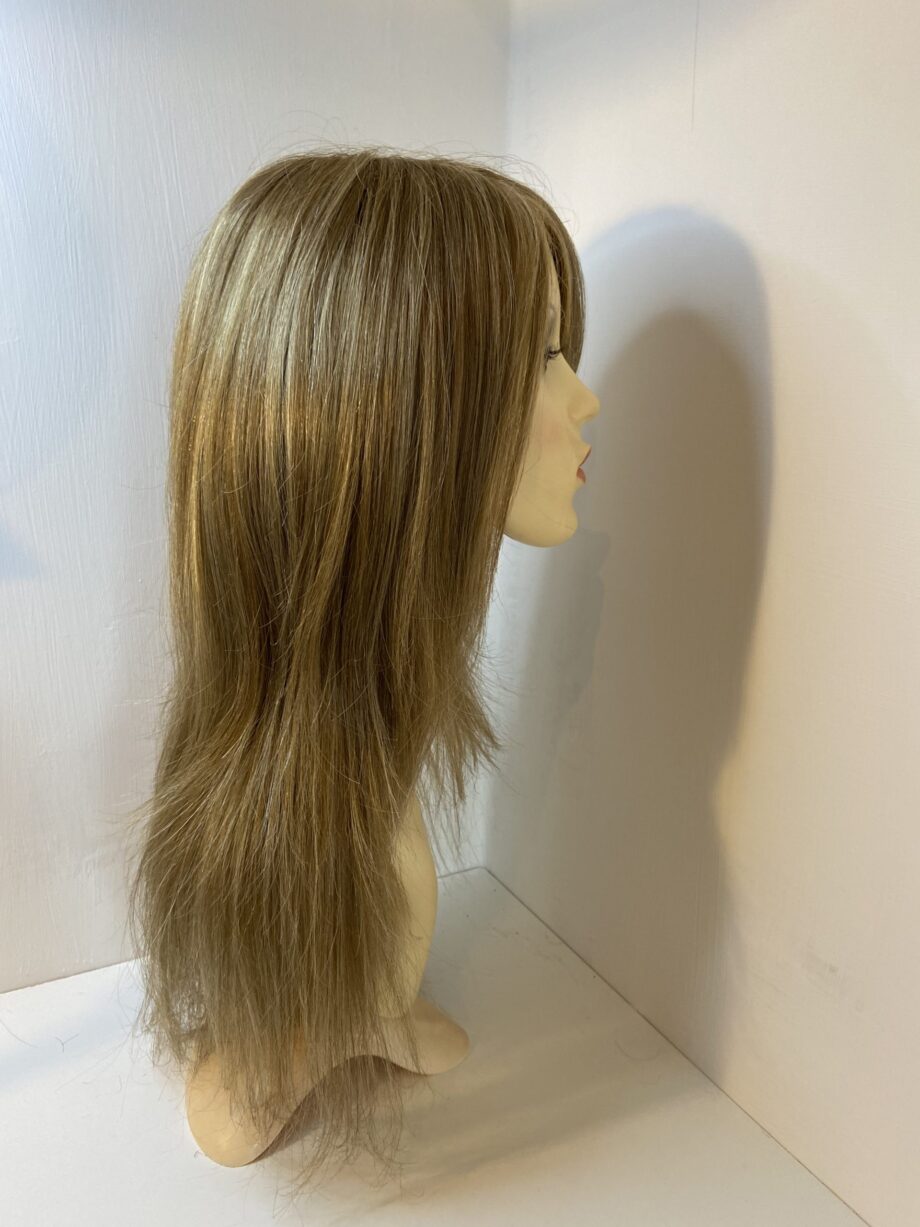 Stunning long blonde wig. Blls738