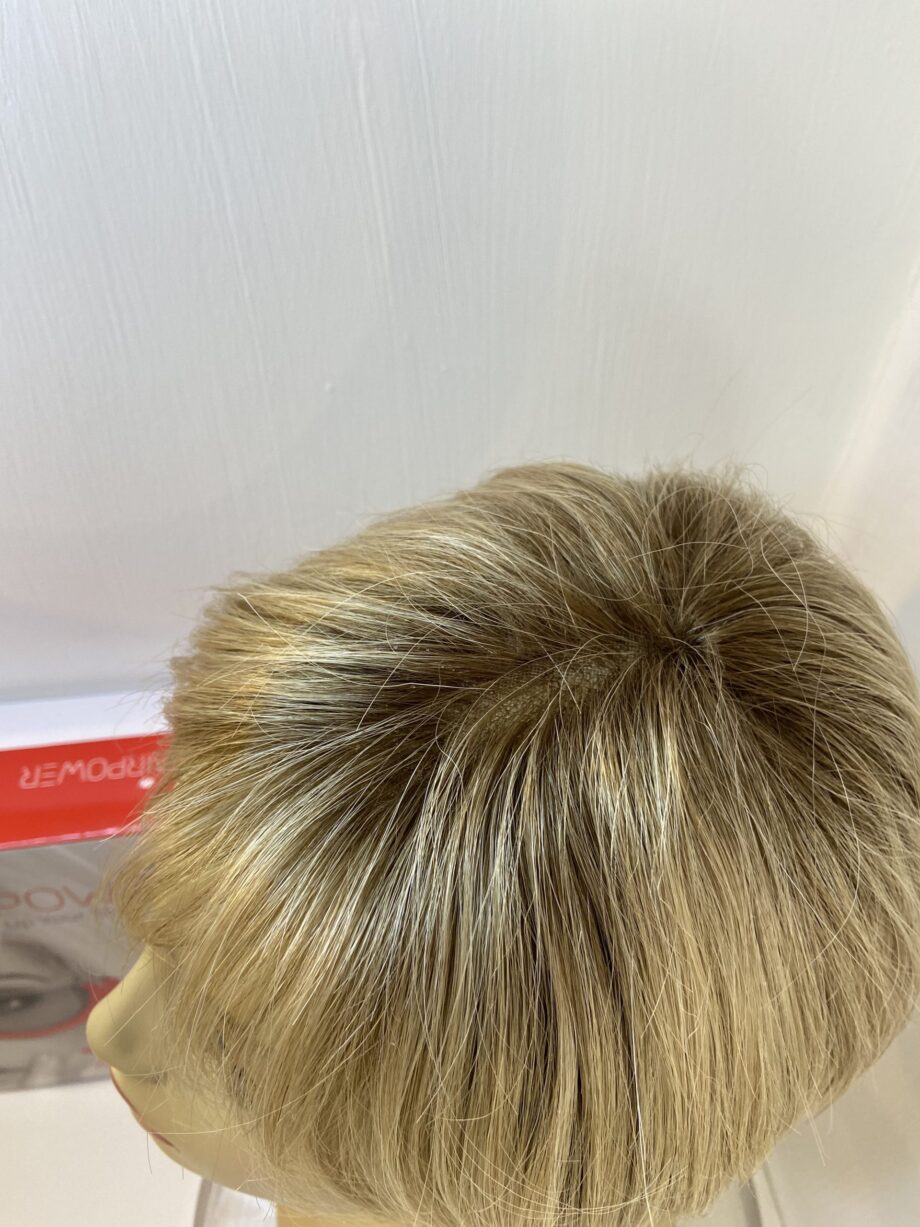 Designer blonde rooted wig. Bblss280