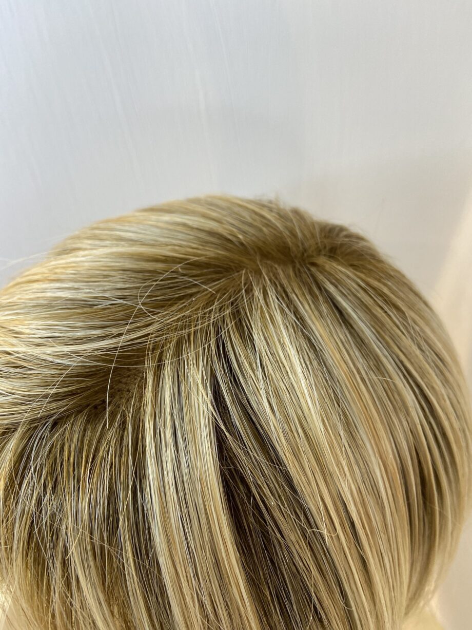 Soft cap blonde rooted wig. Bblss281