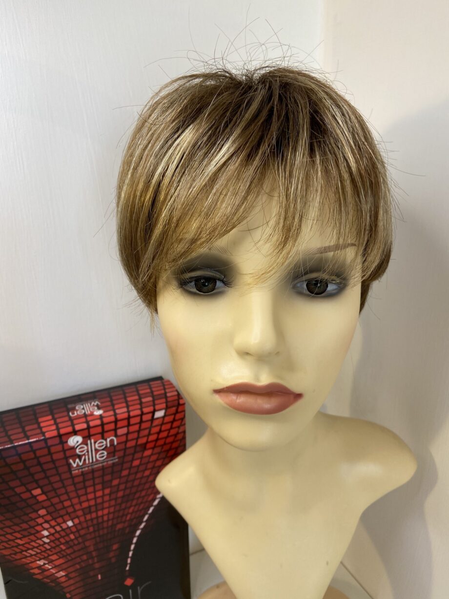 New short brown wig. Bbrss264