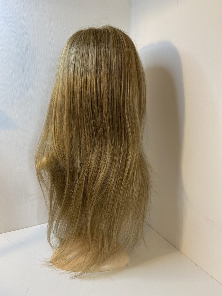 Stunning long blonde wig. Blls738