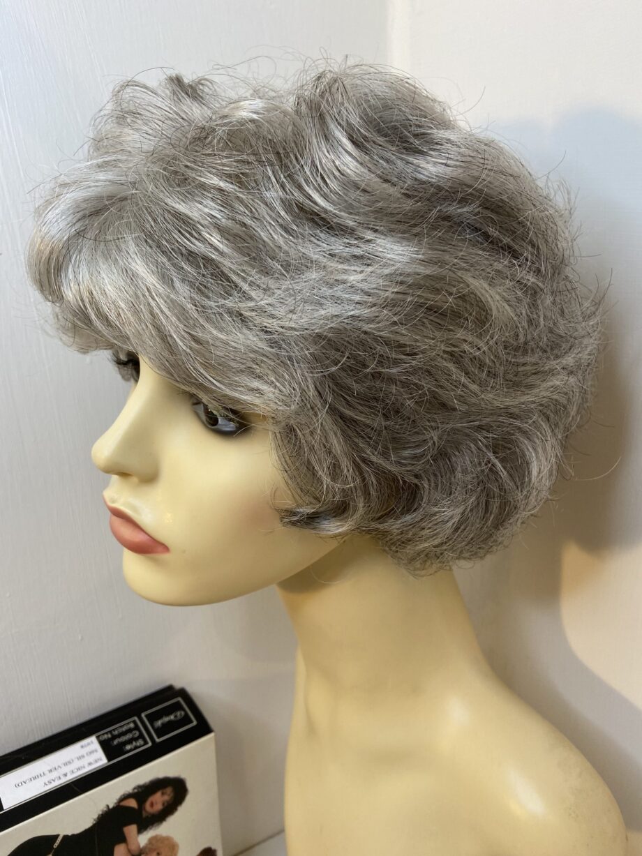 Nice & easy silver thread wig. Bgsc270