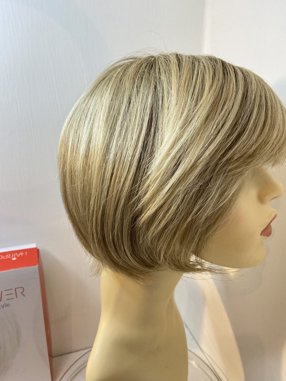 Rooted blonde wig. Bblms284