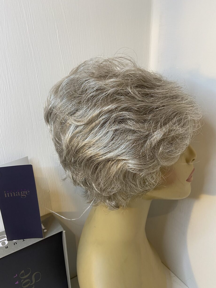 New platinum grey boxed wig. Bgsw266