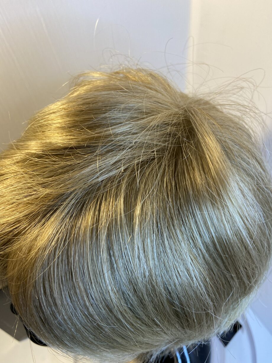 New blonde spring honey designer wig. Pplblss456