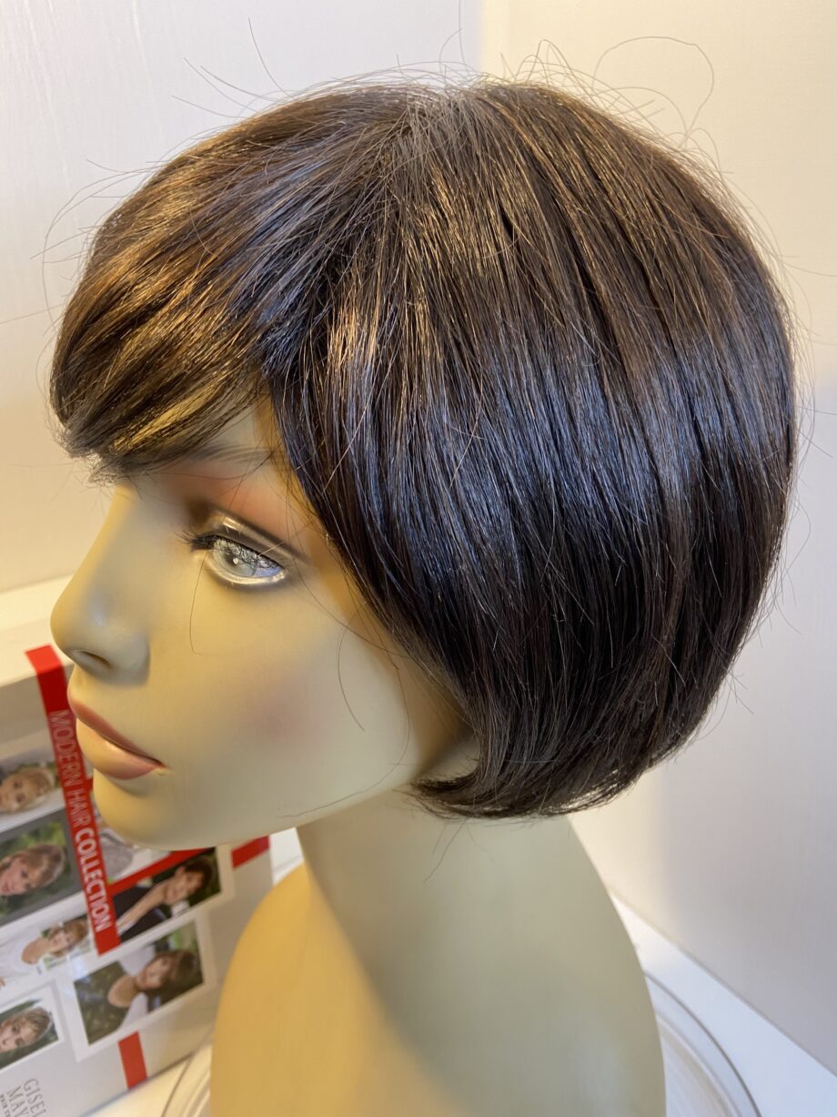 Dark Brown shiny new wig. Pplbrms468