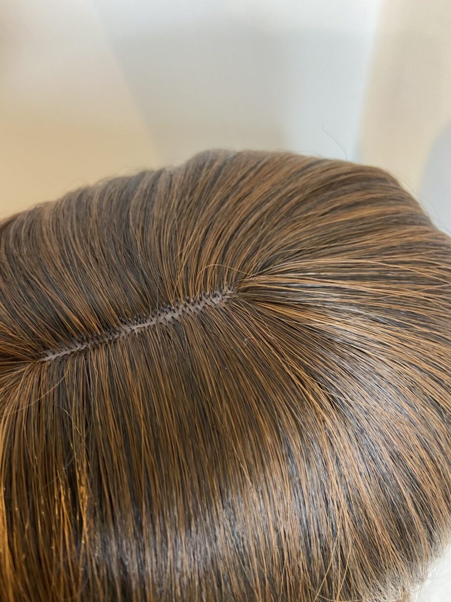 Wig topper long brown wavy. Brlw591