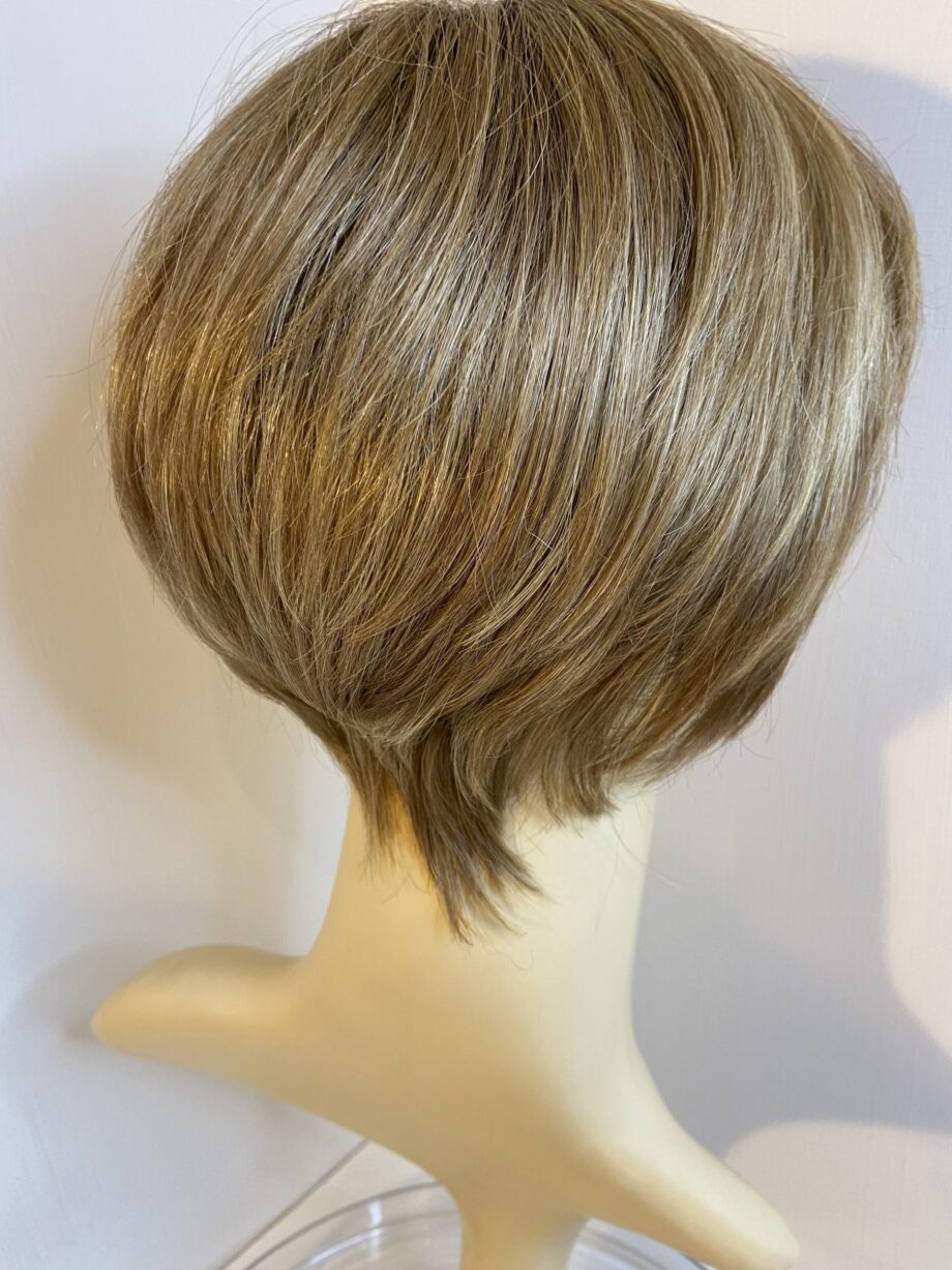 Short blonde/ light brown rooted wig.  Blss598