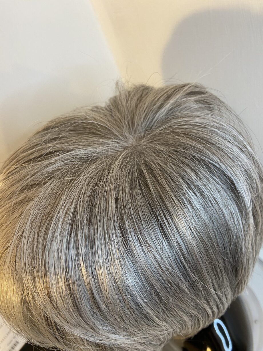 Silver stone short designer wig. Bgss292