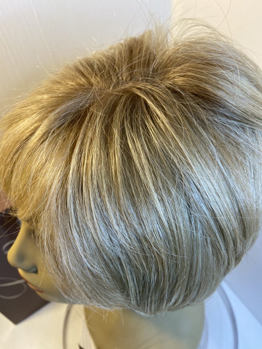 New blonde soft cap wig. Pplblms467