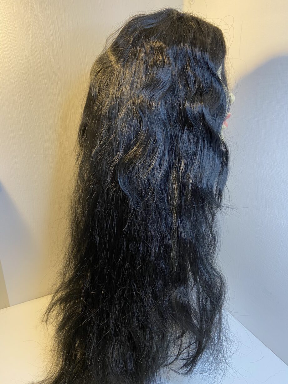 Very long black wavy wig. Pplbllw617
