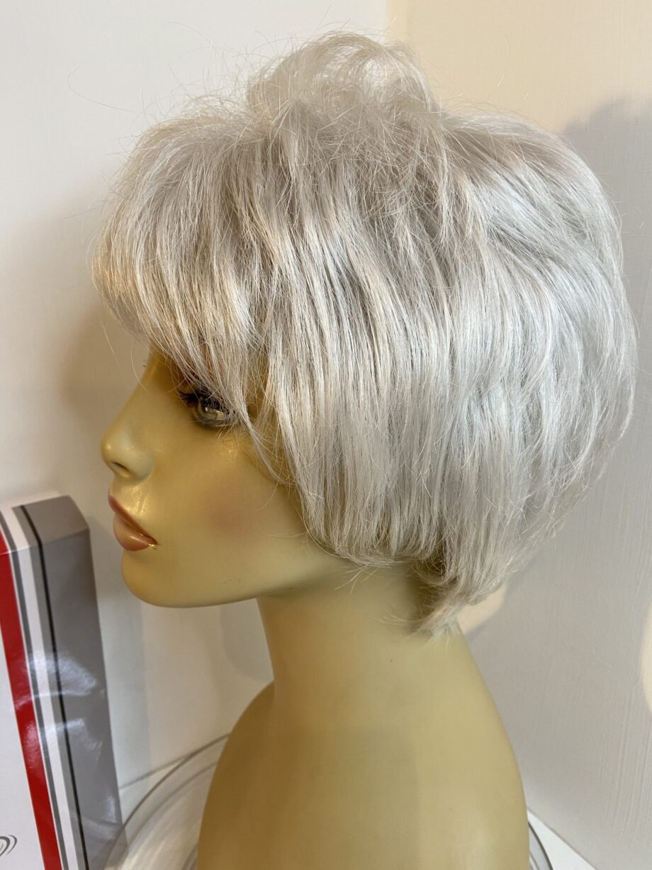 Hair world silver short wig. Bwsw291
