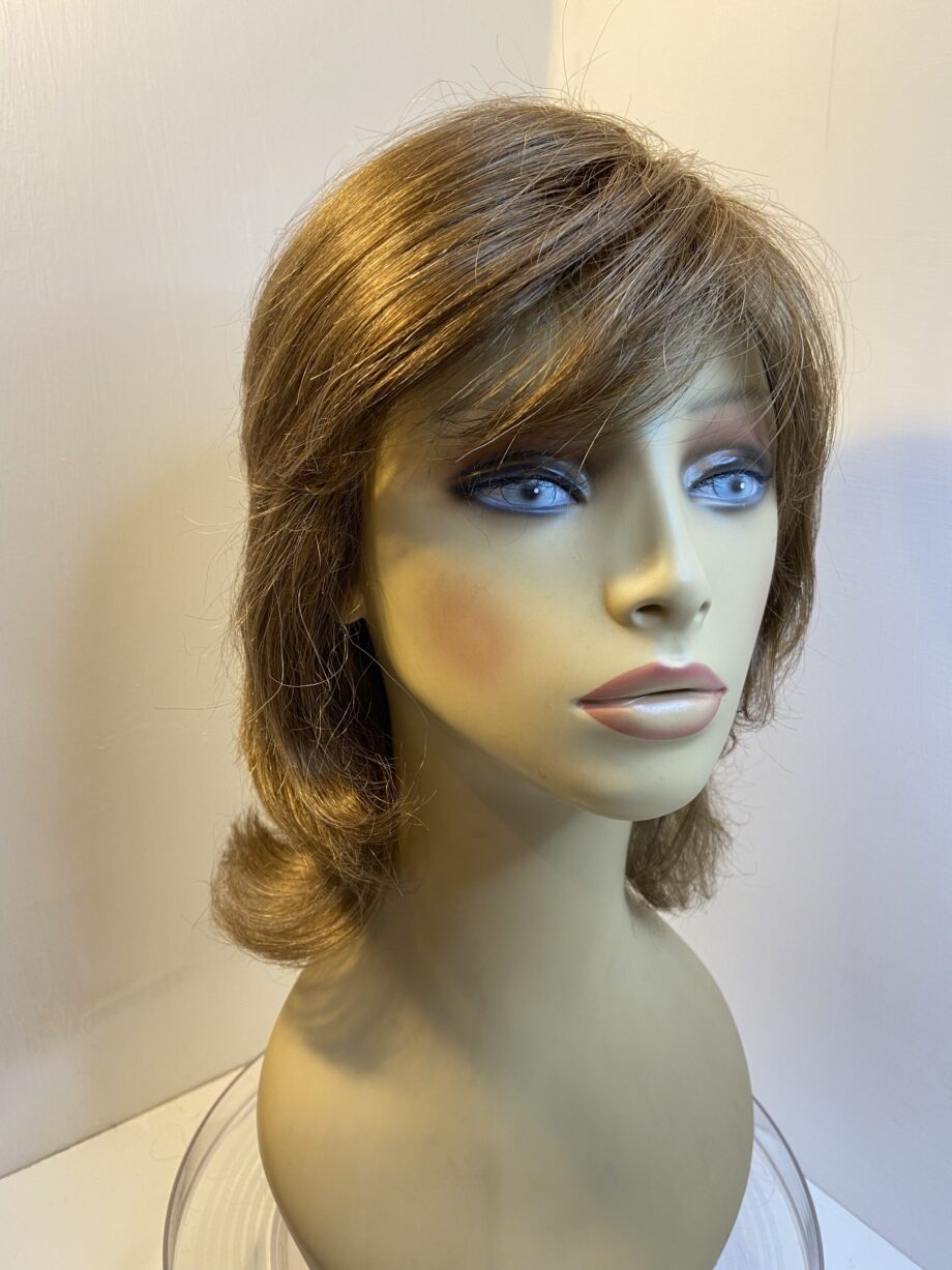 Long wavy brown wig. Brlw764