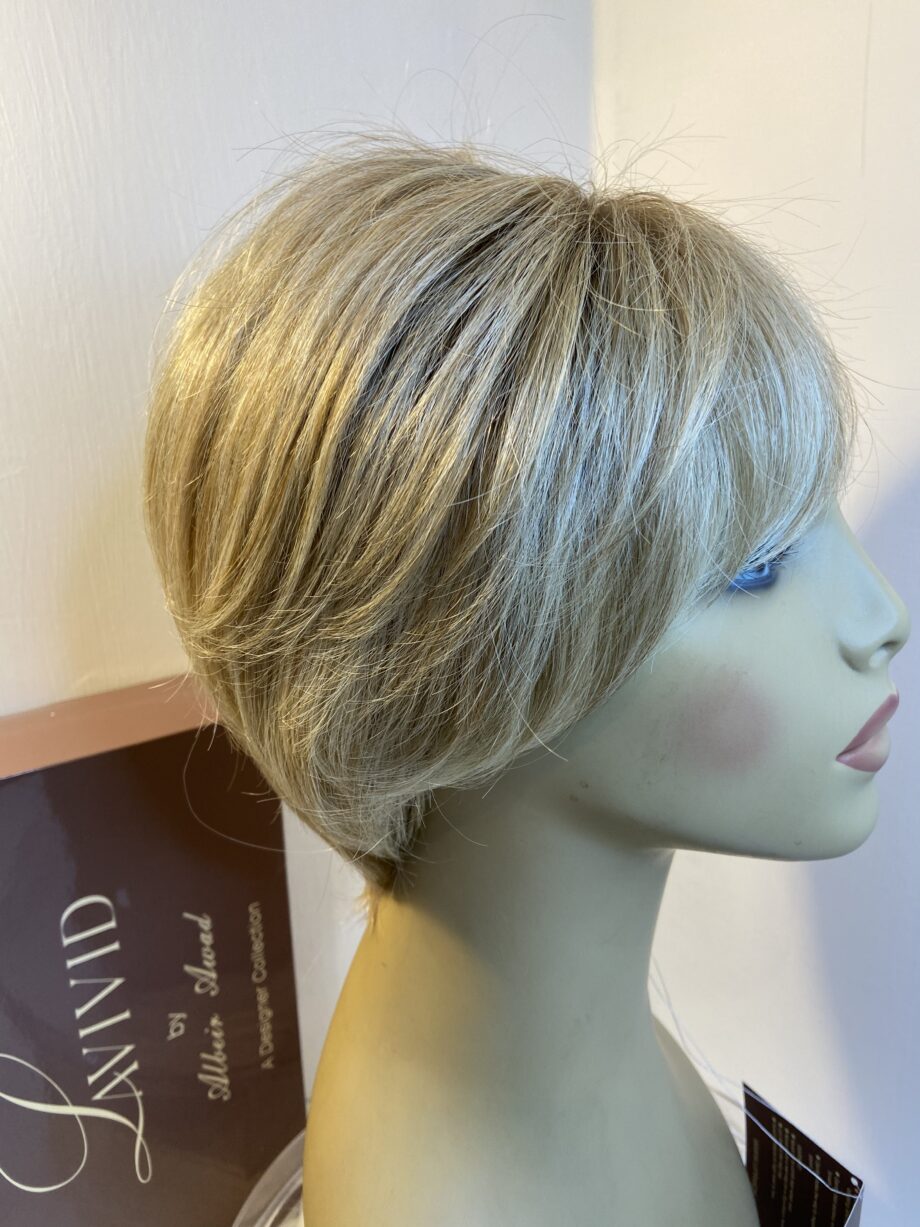New blonde soft cap wig. Pplblms467