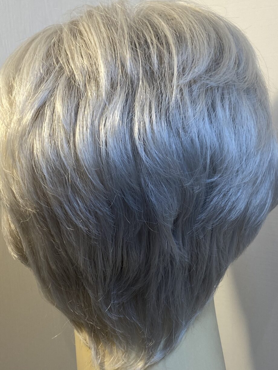 Silver mix Judy plum wig. Bgss298