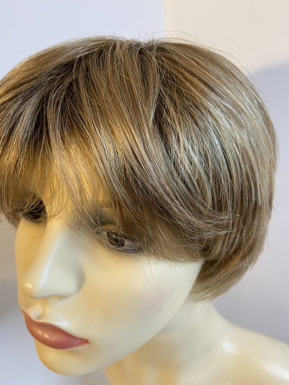 Short blonde/ light brown rooted wig.  Blss598