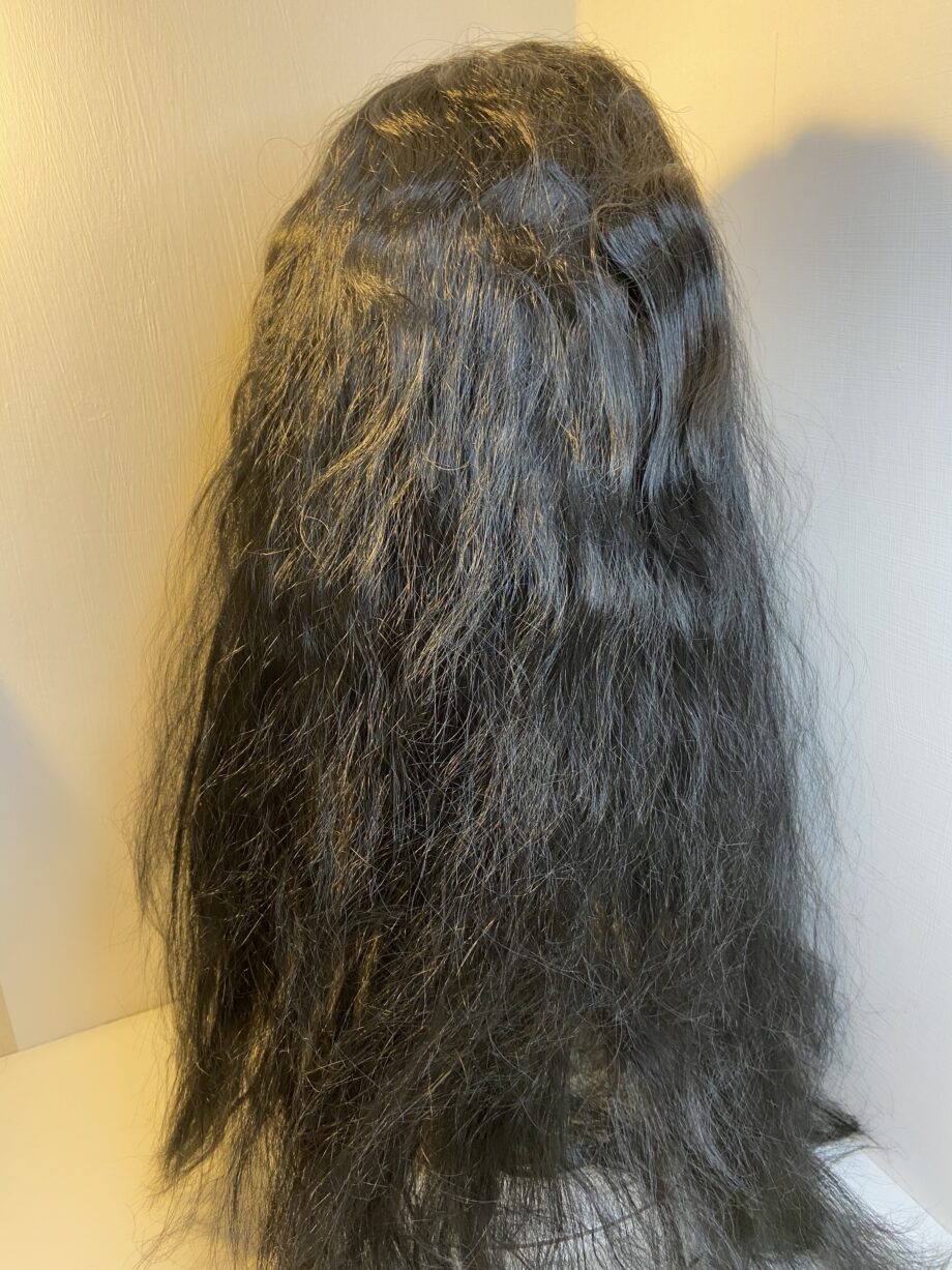 Very long black wavy wig. Pplbllw617